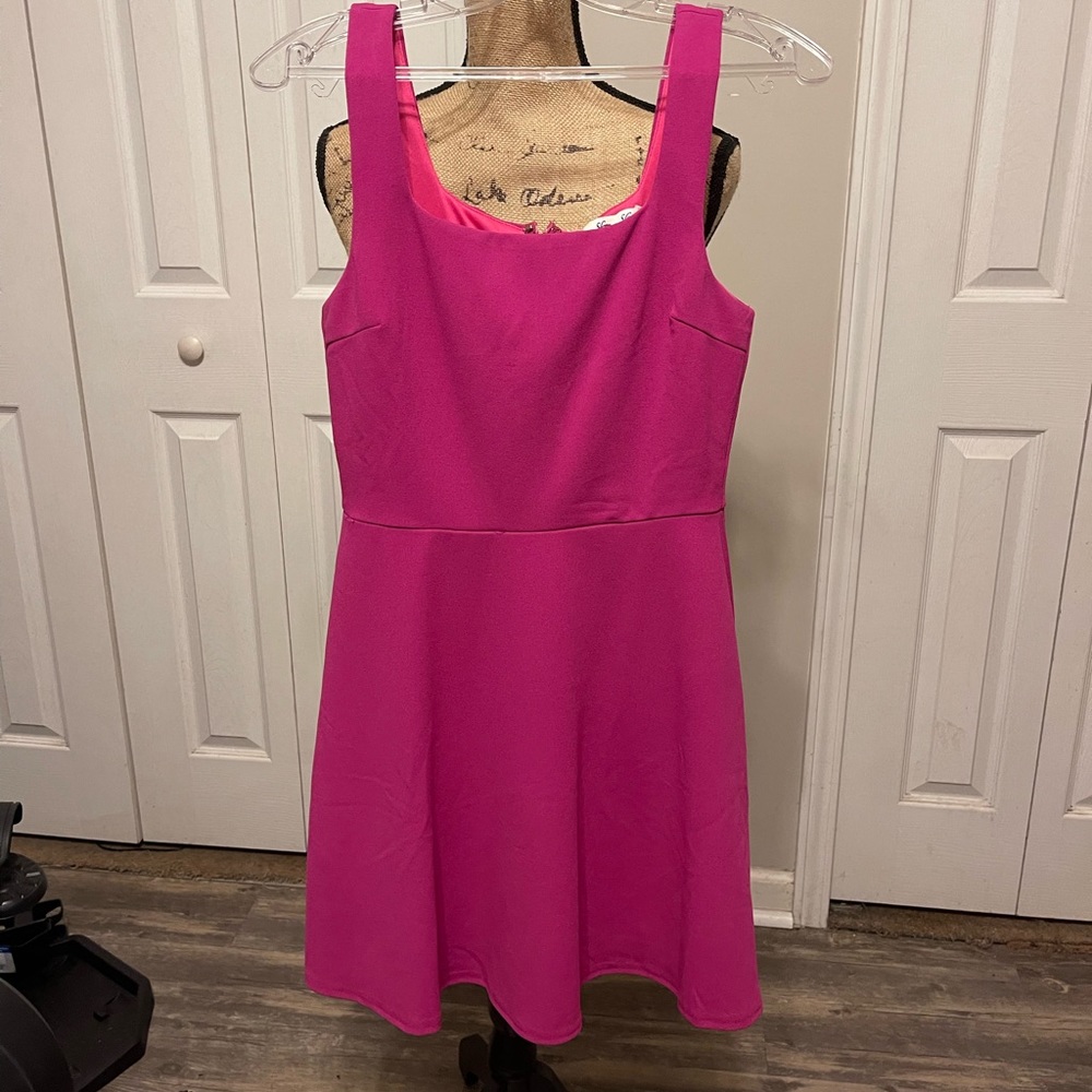 Square neck pink dress